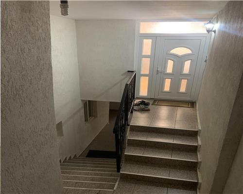 Casa/ Spatii comerciale, zona Metropolis