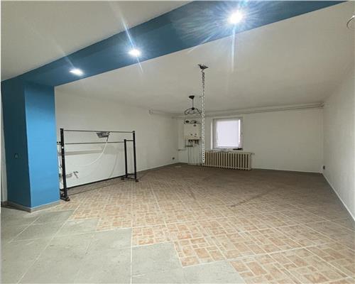Spatiu comercial, Independentei la strada