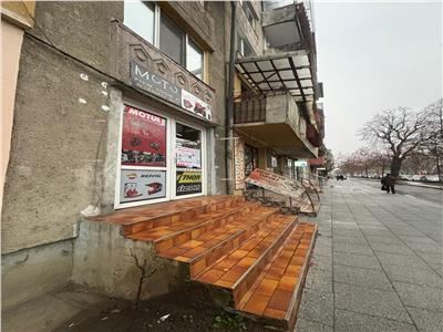 Spatiu comercial, Independentei la strada