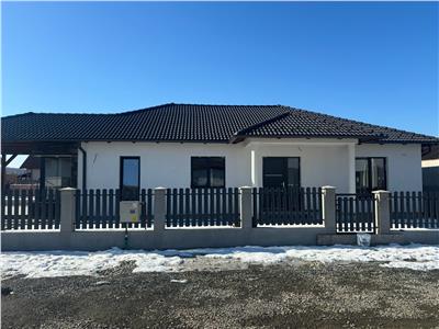 Casa cu 7 ari teren 140 mp