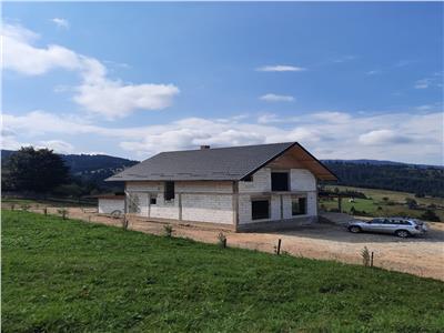Casa P+E, Dorna-Arini