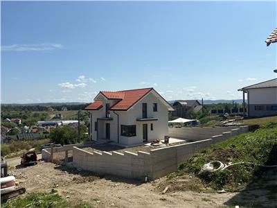 Casa D+P+E, Lucian Blaga