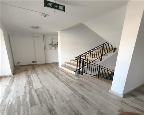 Apartament 3 camere, zona  Giulia