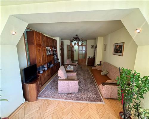 Apartament ultracentral, Piata Morii